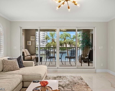 9103 Vanderbilt Drive - Photo Thumbnail 3