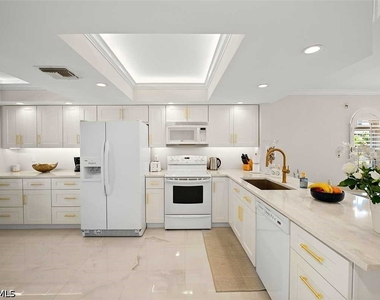 9103 Vanderbilt Drive - Photo Thumbnail 7