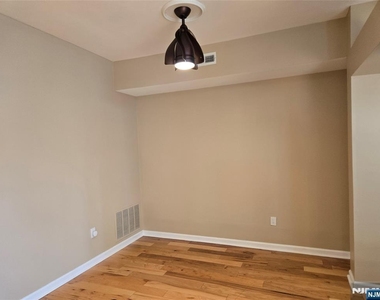 42 Birchwood - Photo Thumbnail 11