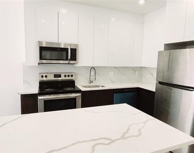 30 Howe - Photo Thumbnail 3