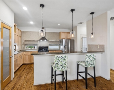 5218 Petty Street - Photo Thumbnail 7