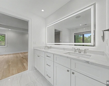 67 Westervelt - Photo Thumbnail 27
