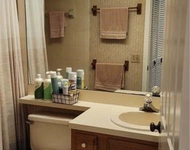 192 Fox Glen Drive - Photo Thumbnail 15