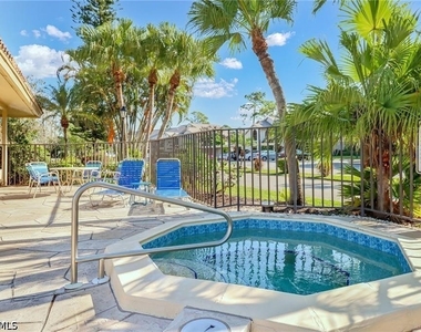 192 Fox Glen Drive - Photo Thumbnail 21