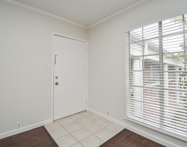2121 Fountain View Drive - Photo Thumbnail 8