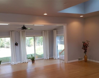 239 Mulberry - Photo Thumbnail 6
