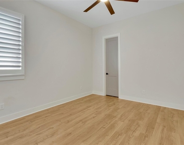73 Wyndemere Drive - Photo Thumbnail 9