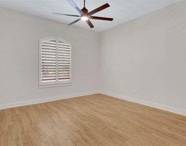 73 Wyndemere Drive - Photo Thumbnail 10