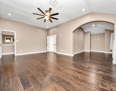 3210 Shadowwalk Drive - Photo Thumbnail 23