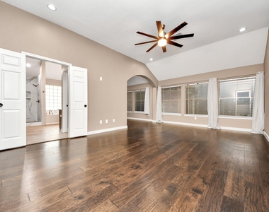 3210 Shadowwalk Drive - Photo Thumbnail 22