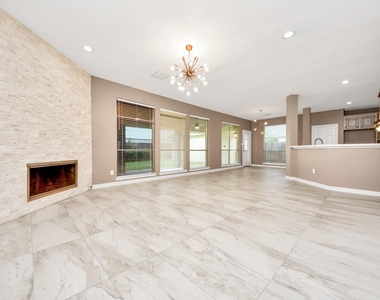 3210 Shadowwalk Drive - Photo Thumbnail 10