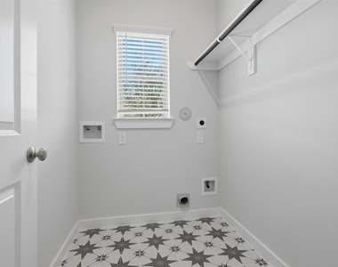 5011 Bowen Prairie Drive - Photo Thumbnail 10