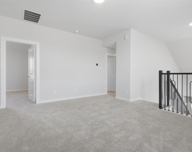 5011 Bowen Prairie Drive - Photo Thumbnail 5
