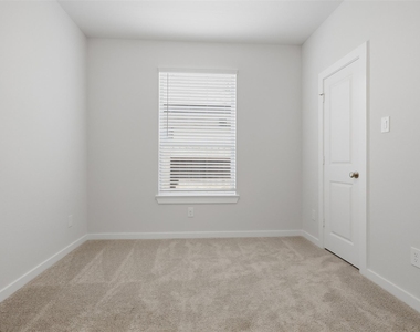 5011 Bowen Prairie Drive - Photo Thumbnail 2