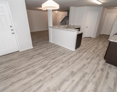 18634 Bell Ravine Drive - Photo Thumbnail 3