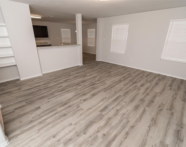 18634 Bell Ravine Drive - Photo Thumbnail 4