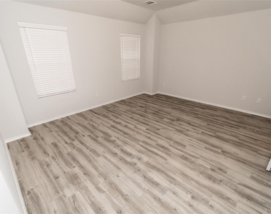 18634 Bell Ravine Drive - Photo Thumbnail 6