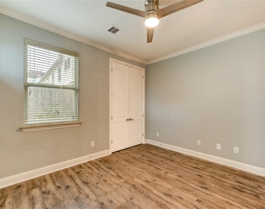 5711 Allen Street - Photo Thumbnail 8