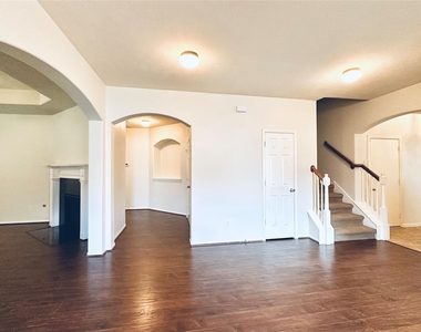 26114 Silver Timbers Lane - Photo Thumbnail 6