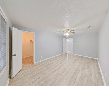 4002 Prudence Drive - Photo Thumbnail 7