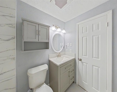 4002 Prudence Drive - Photo Thumbnail 6