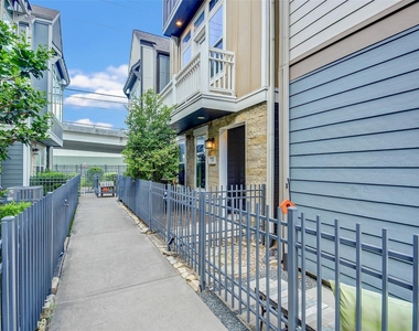 720 N Shepherd Drive - Photo Thumbnail 2