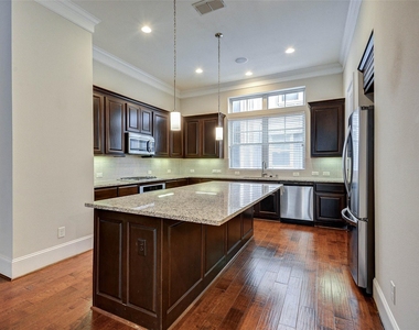 720 N Shepherd Drive - Photo Thumbnail 9