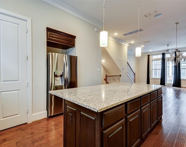720 N Shepherd Drive - Photo Thumbnail 11