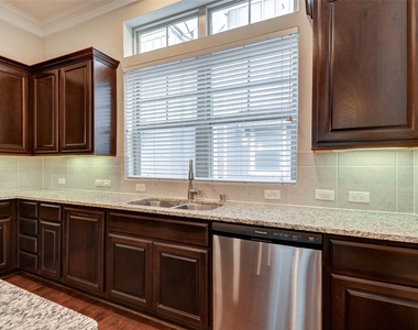 720 N Shepherd Drive - Photo Thumbnail 12