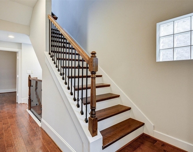 720 N Shepherd Drive - Photo Thumbnail 7
