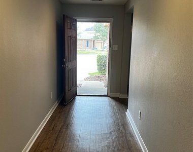 6702 Path Way Court Court - Photo Thumbnail 13