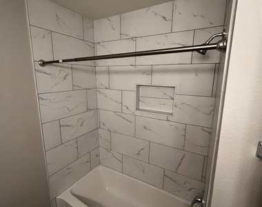 6702 Path Way Court Court - Photo Thumbnail 20
