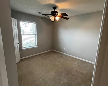 6702 Path Way Court Court - Photo Thumbnail 11