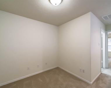 246 W Stedhill Loop - Photo Thumbnail 14