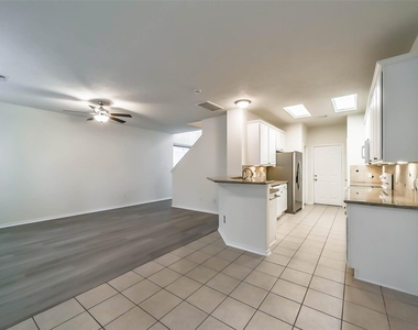 246 W Stedhill Loop - Photo Thumbnail 11