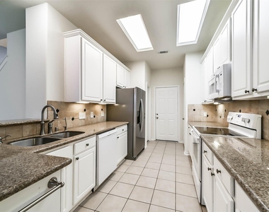246 W Stedhill Loop - Photo Thumbnail 7