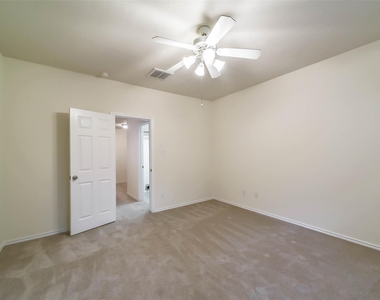 246 W Stedhill Loop - Photo Thumbnail 18