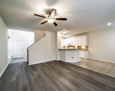 246 W Stedhill Loop - Photo Thumbnail 5