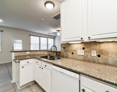 246 W Stedhill Loop - Photo Thumbnail 10