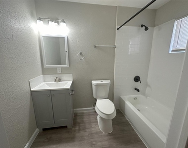515 Margil Street - Photo Thumbnail 2