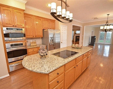 4407 April Meadow Way - Photo Thumbnail 12