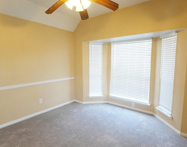1203 Beckwood Circle - Photo Thumbnail 24