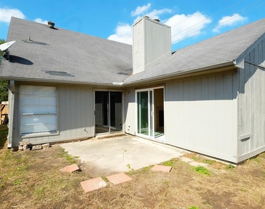 1203 Beckwood Circle - Photo Thumbnail 30