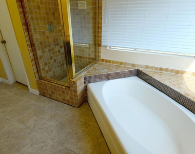 1203 Beckwood Circle - Photo Thumbnail 19