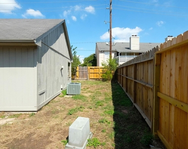 1203 Beckwood Circle - Photo Thumbnail 28