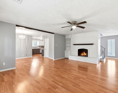 7902 Lichen Lane - Photo Thumbnail 8