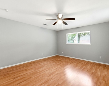 7902 Lichen Lane - Photo Thumbnail 23