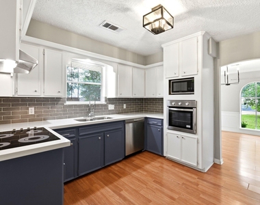 7902 Lichen Lane - Photo Thumbnail 14