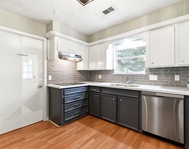 7902 Lichen Lane - Photo Thumbnail 15