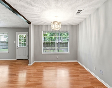 7902 Lichen Lane - Photo Thumbnail 12